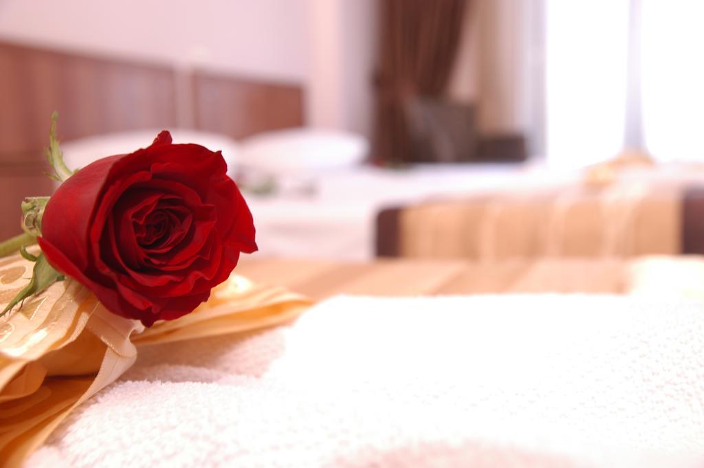 Beyaz Kugu Hotel อิสตันบูล ภายนอก รูปภาพ